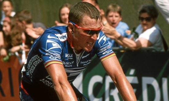 Lance Armstrong športový škandál