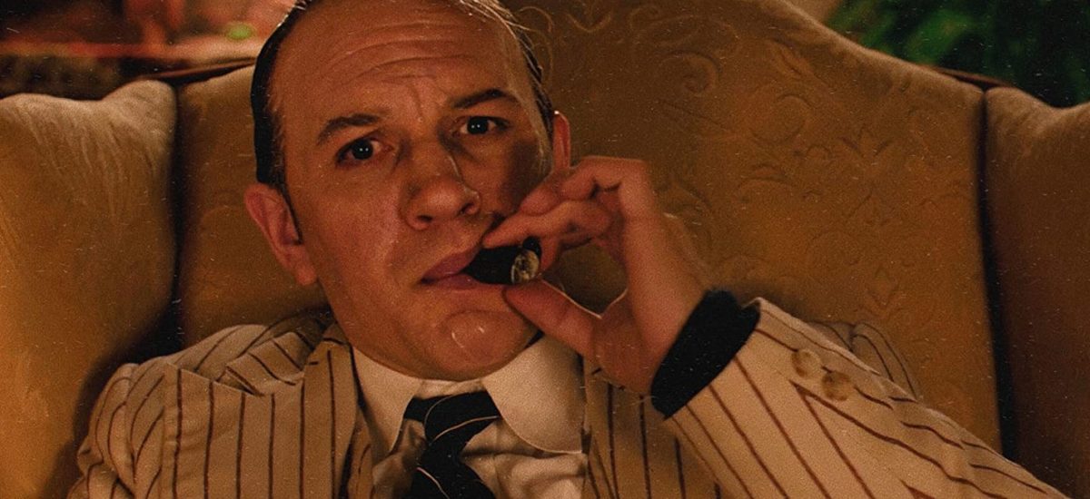 Tom Hardy vo filme Capone