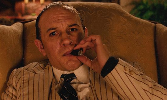 Tom Hardy vo filme Capone