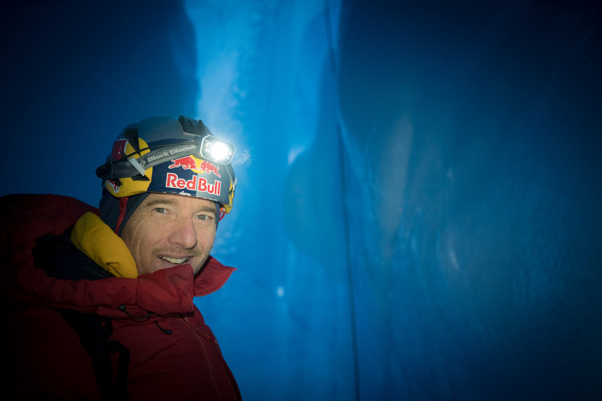 Will Gadd v ľadovej jaskyni.
