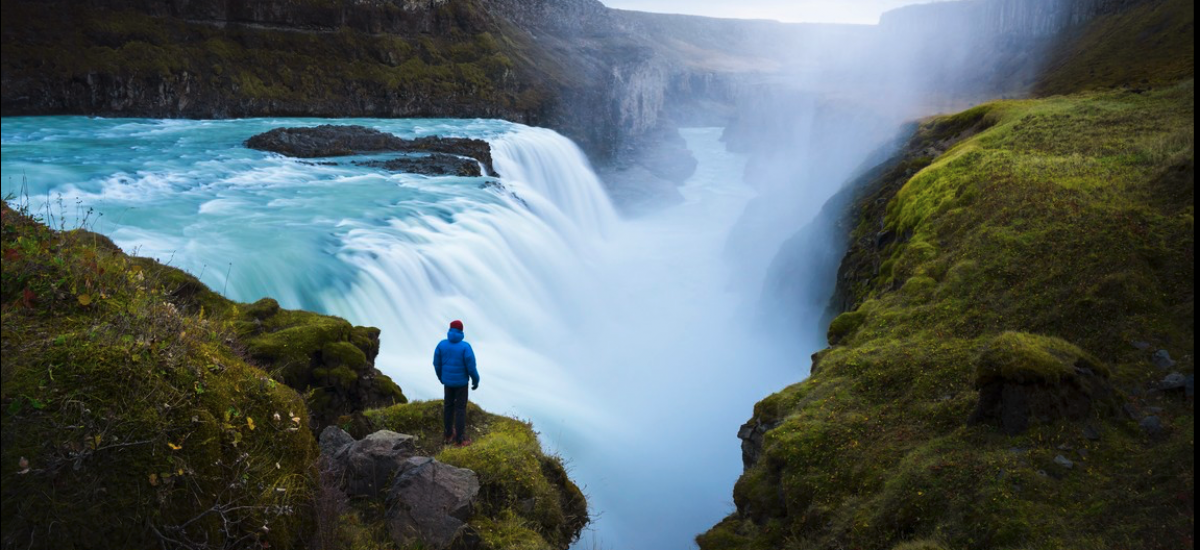 Island záber na vodopád