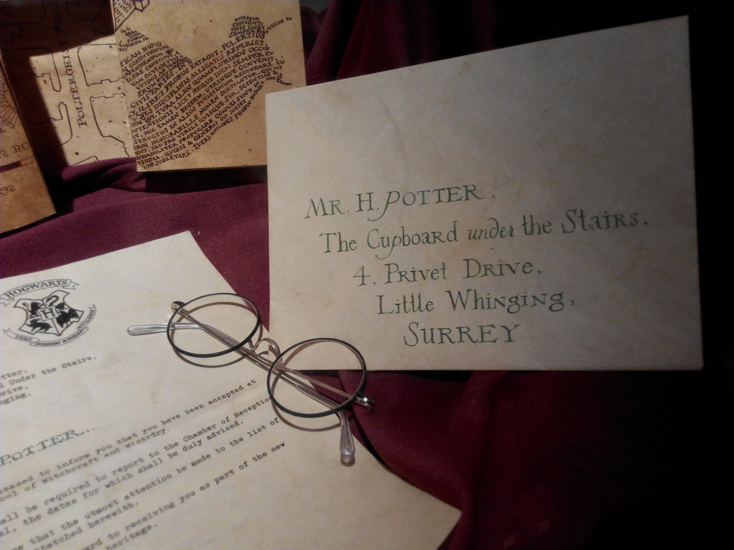 List z Rokfortu a okuliare Harryho Pottera.