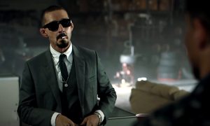 Shia LaBeouf vo filme The Tax Collector