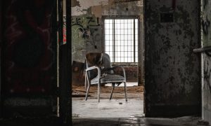 Opustená psychiatria desí už z diaľky