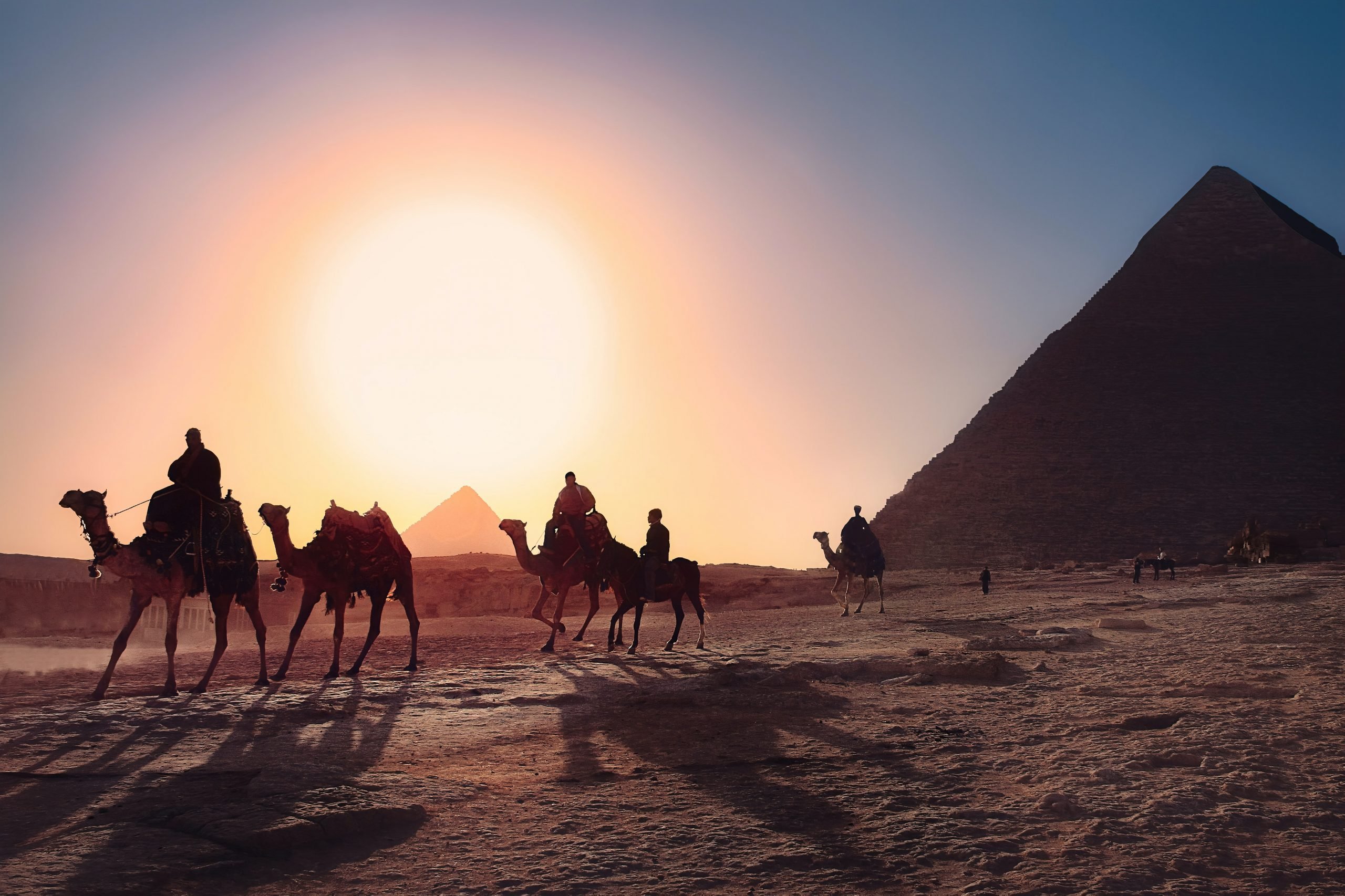 Egyptskí obchodníci na ťavách