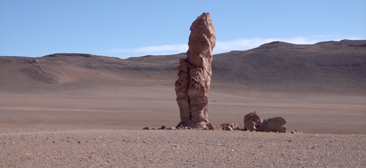 Púšť v Chile, na ktorej sa nachádza aj menšie mestečko