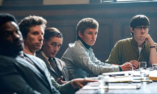 Záber z filmu The Trial of the Chicago 7