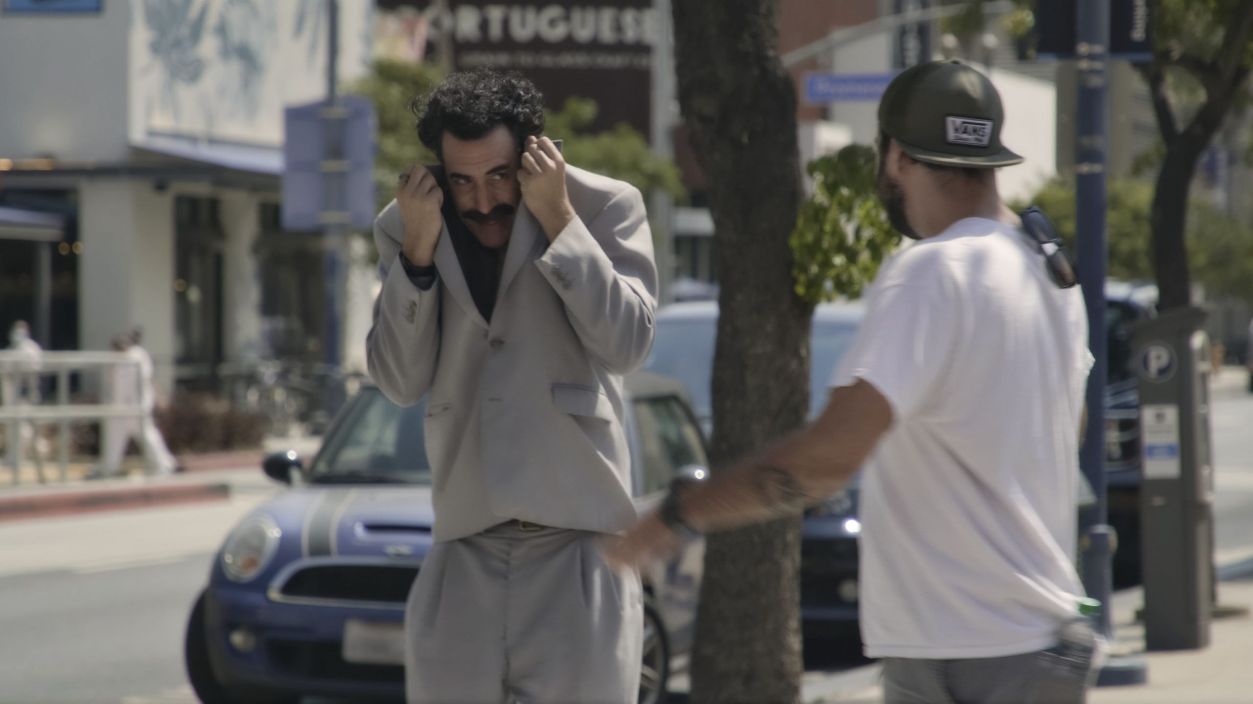 Záber z filmu Borat 2