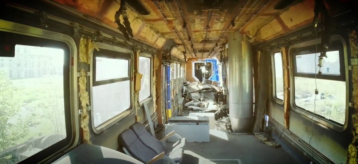 skelet vlaku po havárii chátra