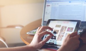 Prehliadanie internetu na tablete a počítači