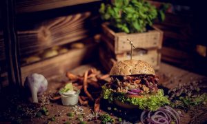 Burger a hranolky