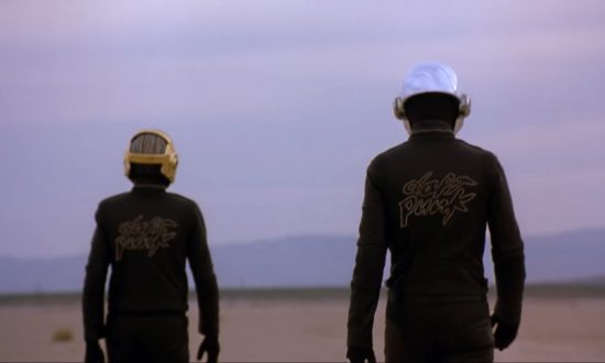 Legendárna skupina Daft Punk sa lúči dojímavým videom (Zdroj: YouTube/Daft Punk)