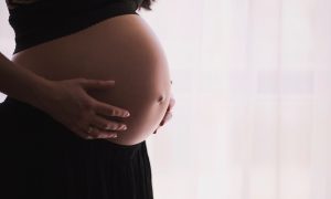 Žena nemala vagínu, podarilo sa jej otehotnieť orálnym sexom