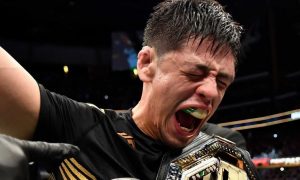 Brandon Moreno s opaskom šampióna UFC