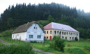 Opustený kaštieľ