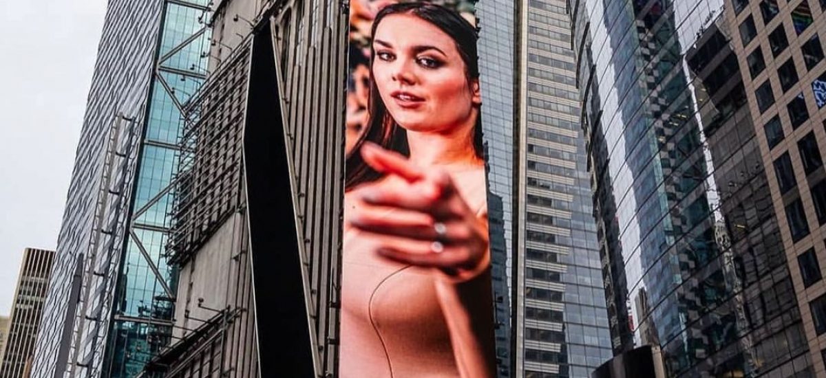 Ewa Farna reklama na Time Square