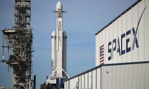 Space X chce do vesmíru poslať prvý reklamný billboard