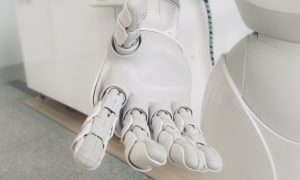 Ruka bieleho robota