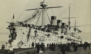 V prekrásnej scéne v legendárnom filme Titanic bola chyba.