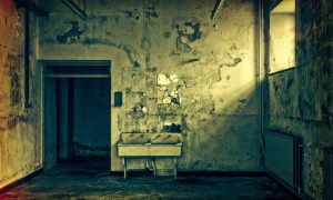 Opustená psychiatrická liečebňa