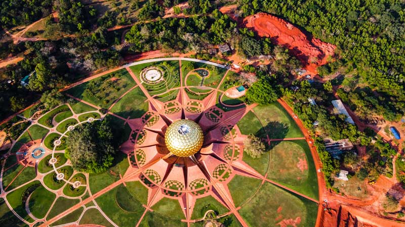 Centrum mesta Auroville z vtáčej perspektívy.