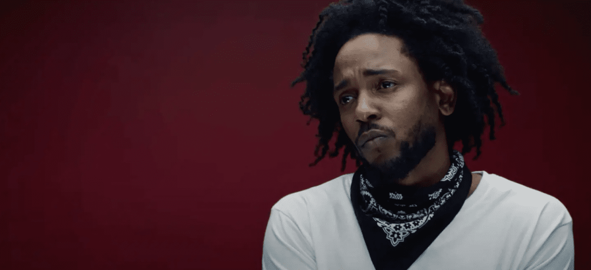 Kendrick Lamar sa v novom klipe mení na rôzne známe osobnosti