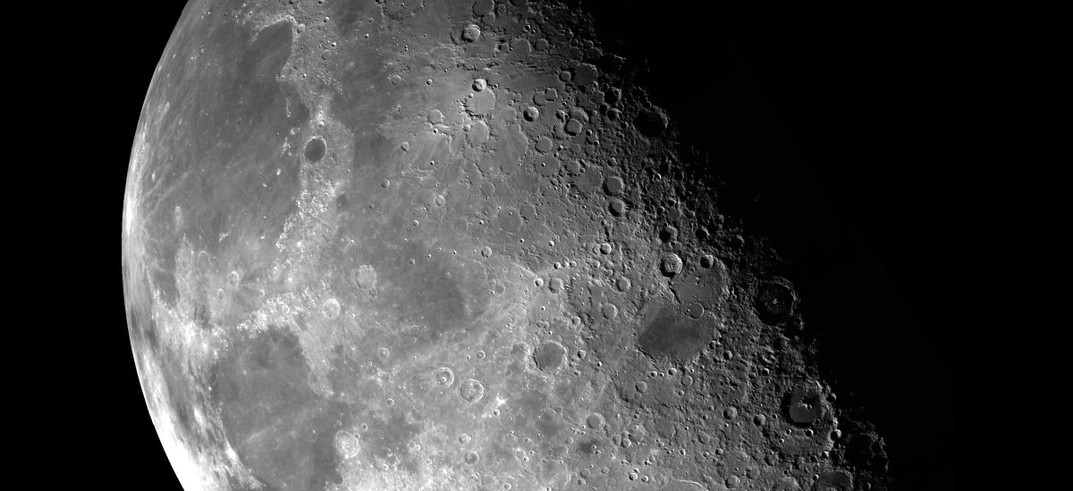 záber Mesiaca