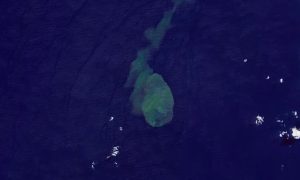 erupcia podmorskej sopky
