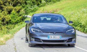 Tesla elektromobil
