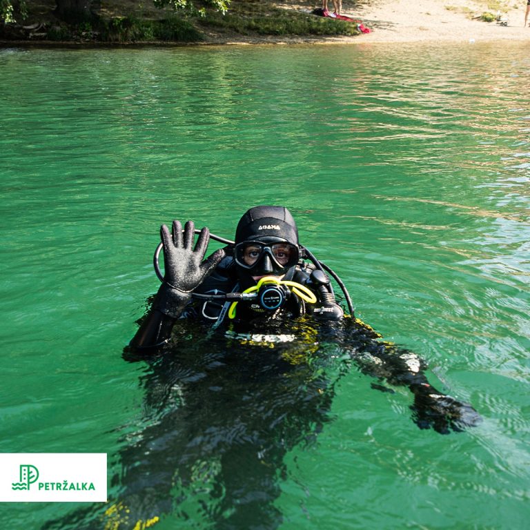 Hrôza čo našli potápači v obľúbených petržalských jazerách!