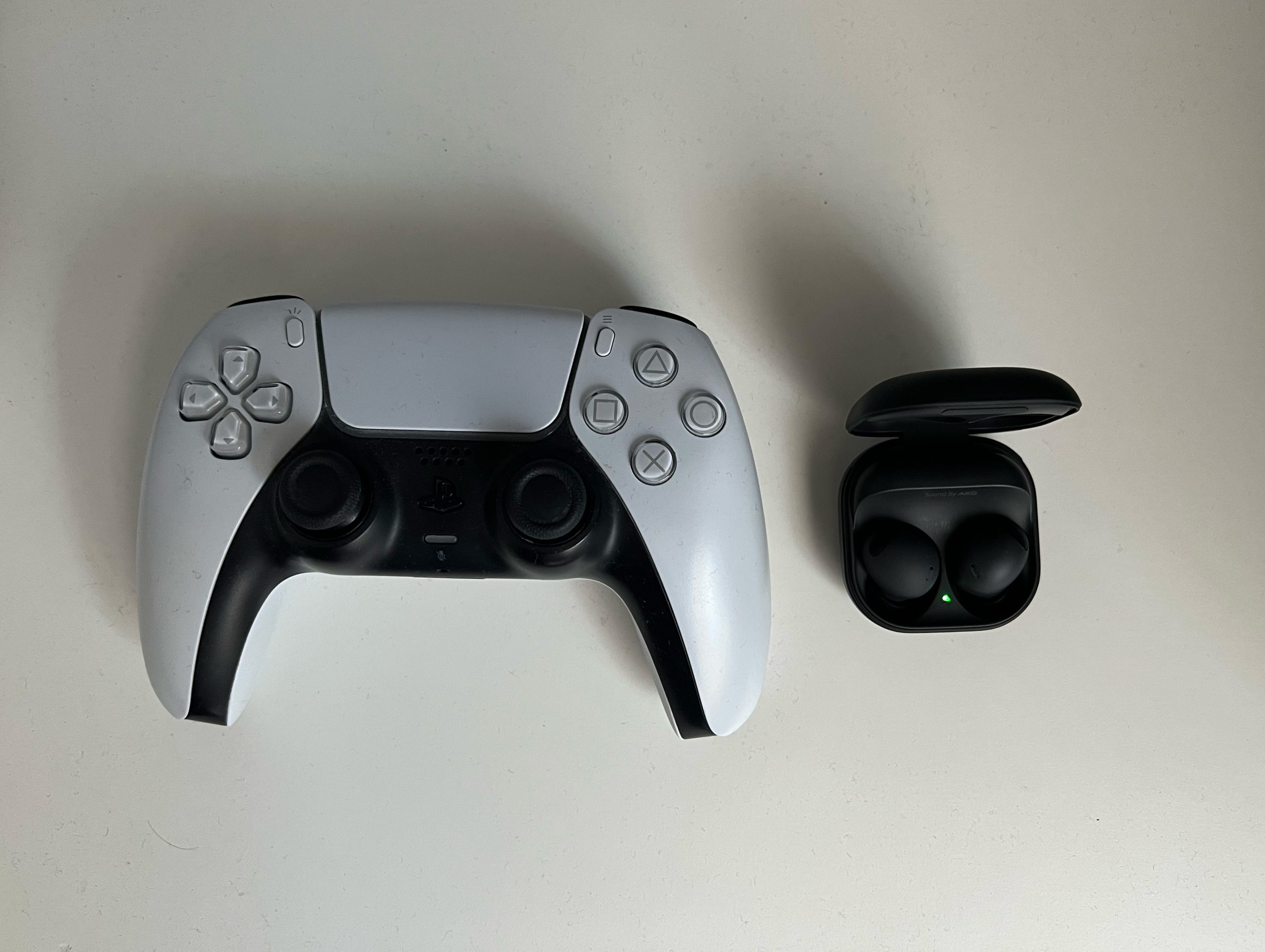 Galaxy Buds2 Pro vs. PS5 controller