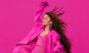 Herečka Zendaya v ružovom outfite Valentino