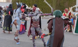 Cosplayerka oblečená ako Sylvanas Windrunner z World of Warcraft