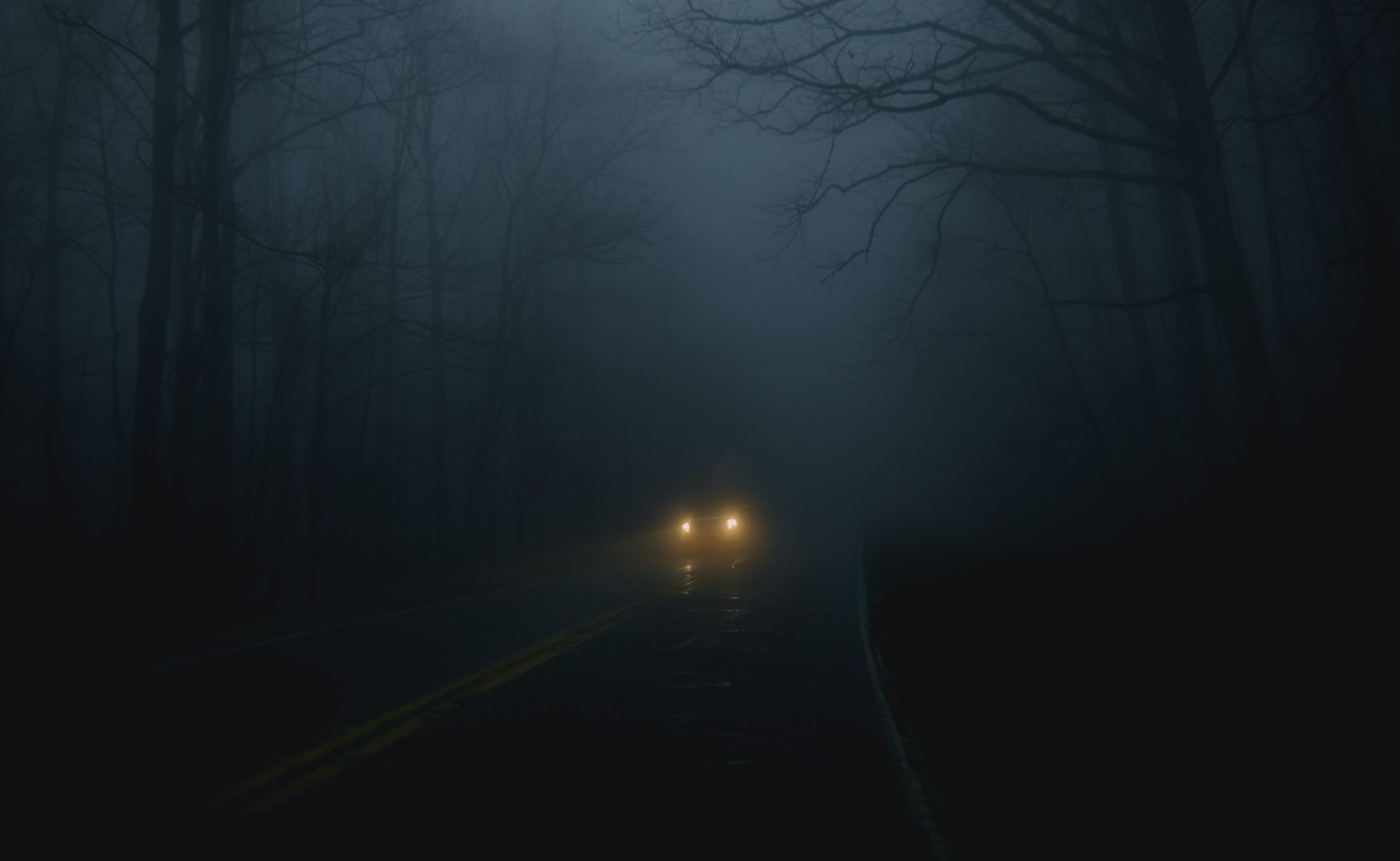 Hmla a tma na ceste