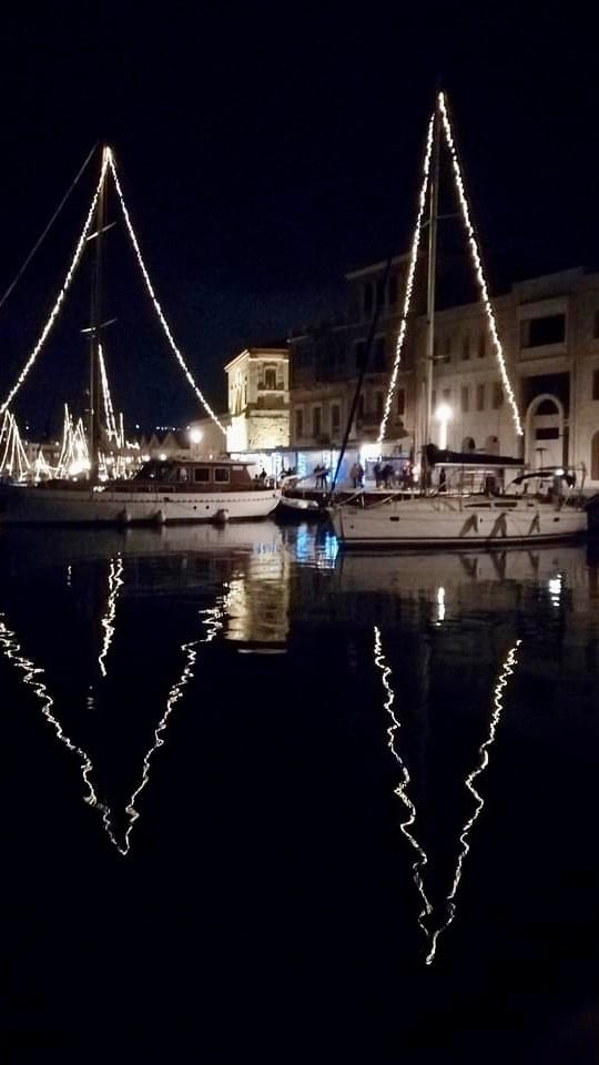 Vianoce v prístave Chania Grécko