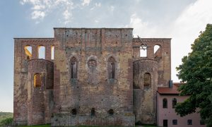 kláštor urbex ruina okres Nové Zámky