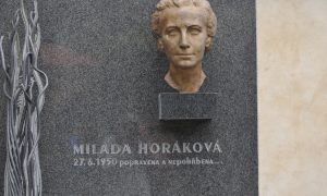 Milada Horáková busta