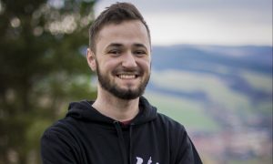 Lukáš Nemec tvorí unikátne kúsky z dreva.