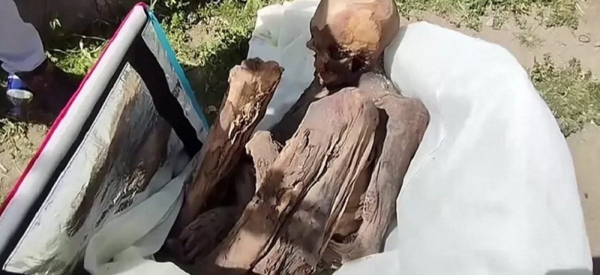 Polícia našla stovky rokov starú múmiu v Peru