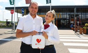 Defibrilátor na pomoc v prípade srdcového zlyhania na diaľnici odteraz nájdete aj v McDonald’s