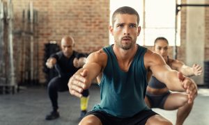 Crossfit gym s ľuďmi