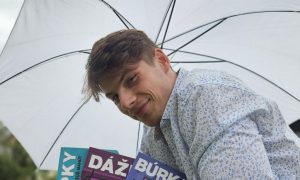 Matúš Mahút v daždi