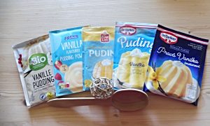práškový vanilkový puding rôznych značiek