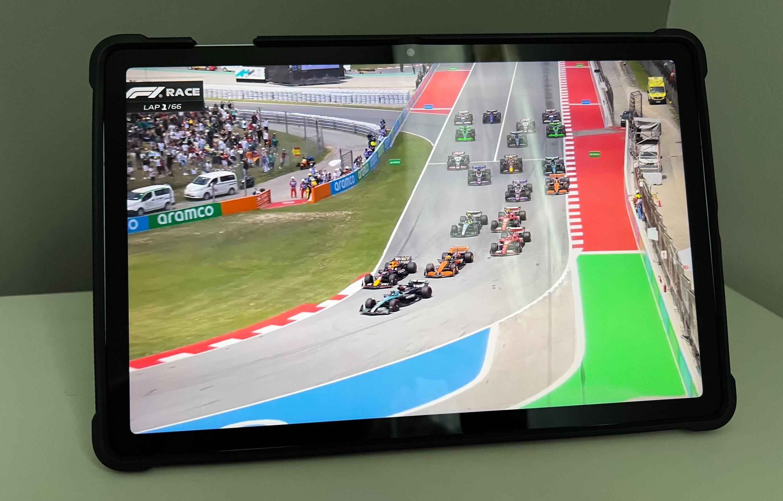 Osobne sa mi film na Tab S10 FE pozeral dobre nielen po obrazovej, ale aj po zvukovej stránke