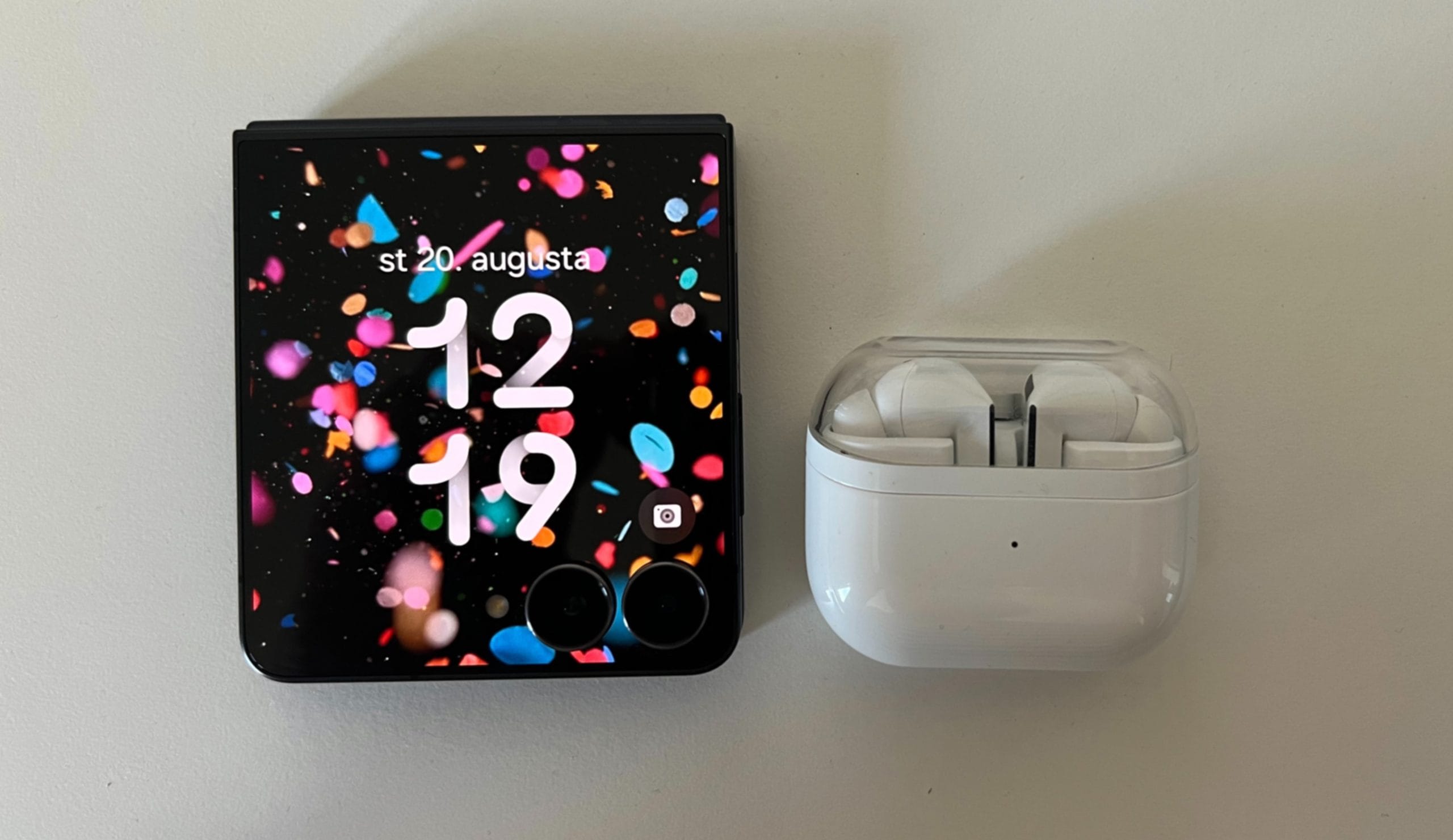 Porovnanie Galaxy Z Flip7 a slúchadiel Buds3 Pro