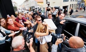 paparazzi slávne osobnosti