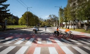 cyklisti na prechode