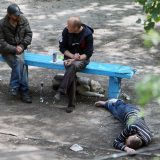 life-on-park-bench-photo-series-kiev-ukraine-yevhen-kotenko-7-5a6add35d87f7__880